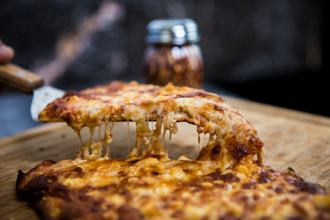 Dine-in experience at Aladin's Pizzeria & Shawarma Winnipeg