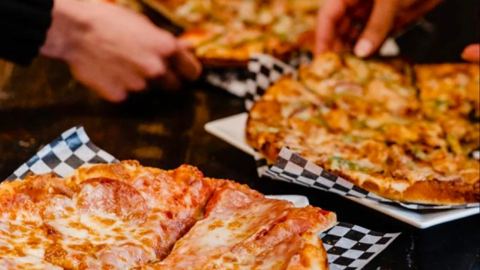 Halal pizza, shawarma and café drinks at Aladins Pizzeria & Shawarma Café Roblin Blvd Winnipeg